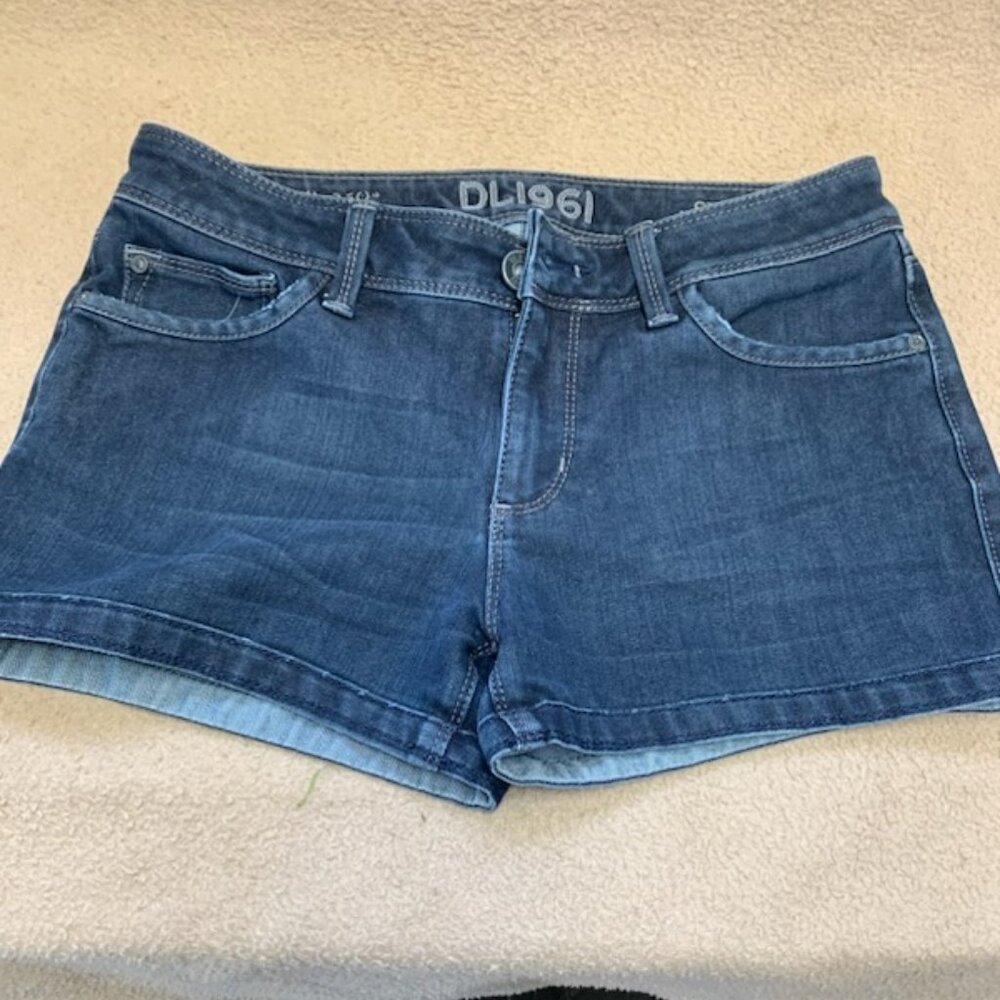 DL1961    STELLA